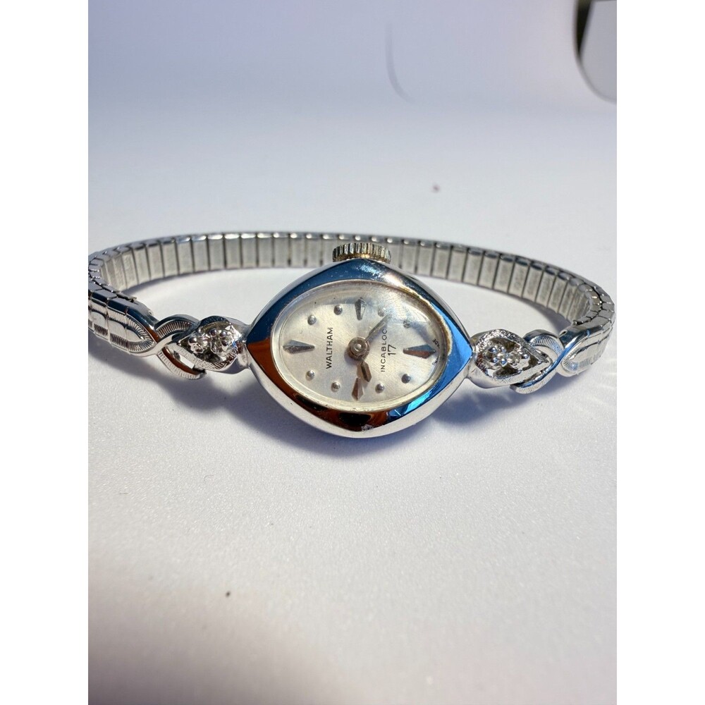 Vintage Waltham Incabloc 17 Jewels Silver Tone Oval Mechanical Ladies Watch - Picture 3 of 6
